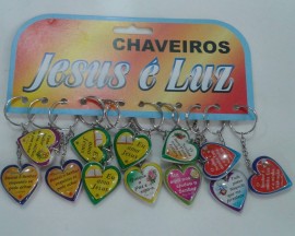 Chaveiro resina corao ,com 12 ps